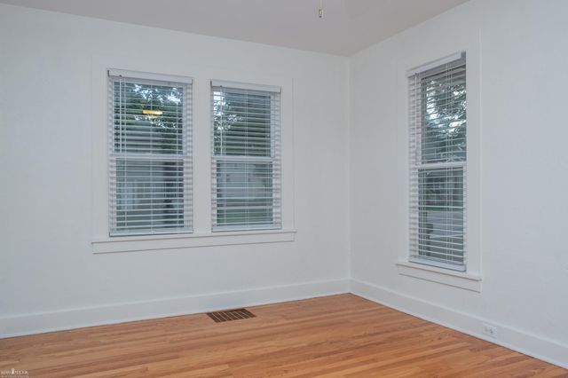 617 E Main Street, Owosso, MI 48867