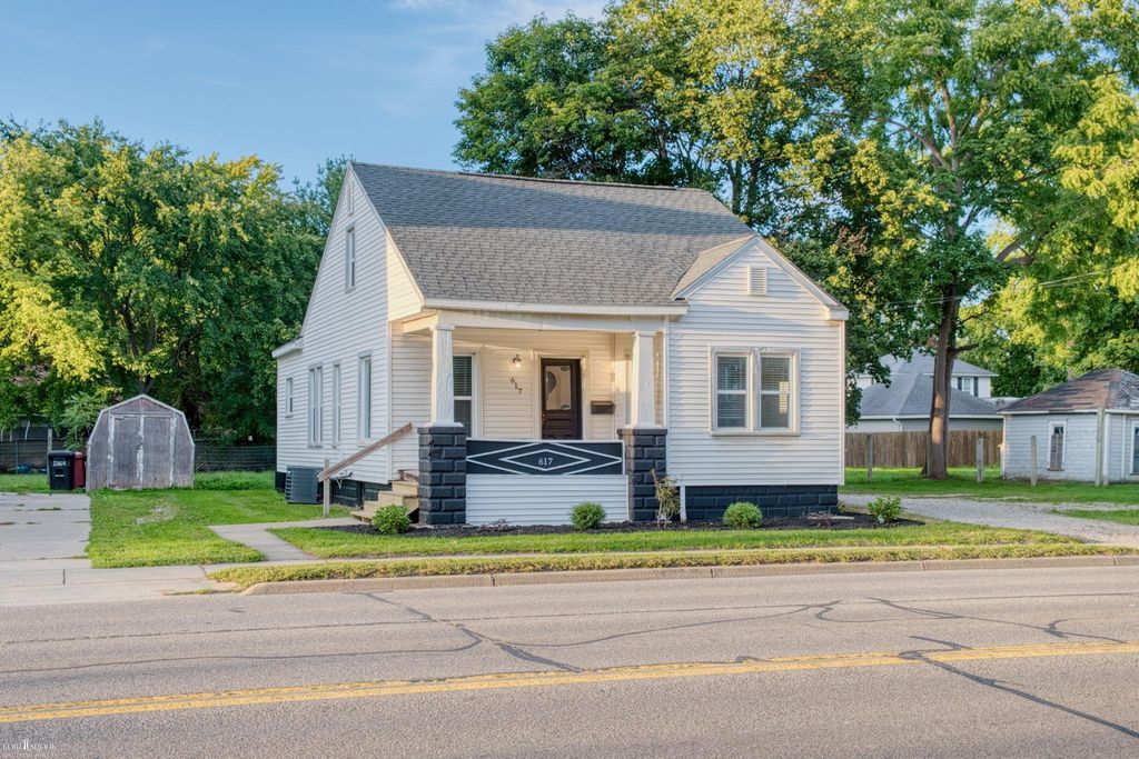 617 E Main Street, Owosso, MI 48867