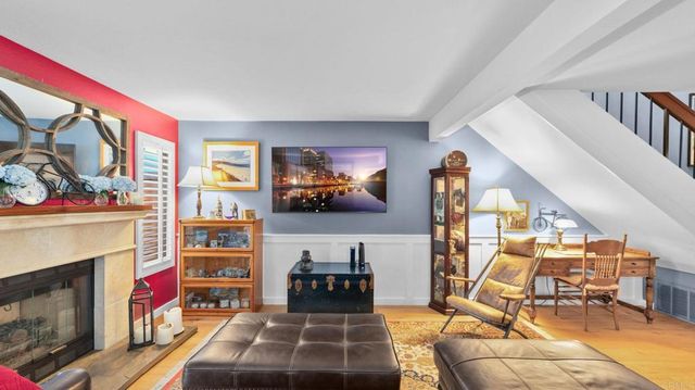 6854 MAPLE LEAF DR, Carlsbad, CA 92011