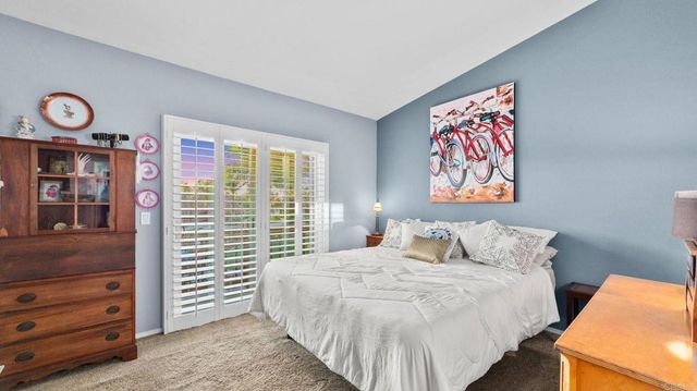 6854 MAPLE LEAF DR, Carlsbad, CA 92011