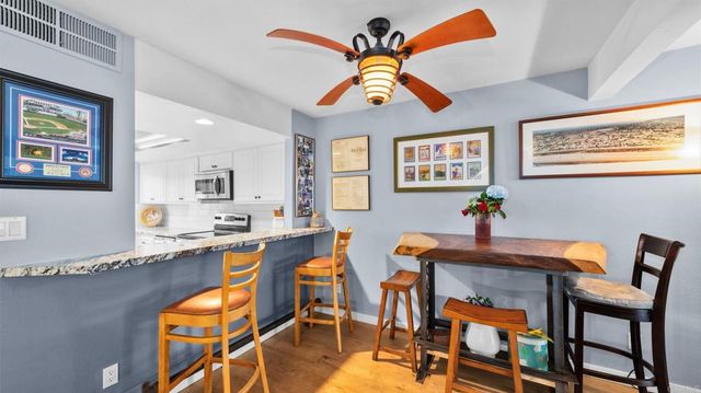 6854 MAPLE LEAF DR, Carlsbad, CA 92011