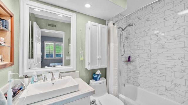 6854 MAPLE LEAF DR, Carlsbad, CA 92011