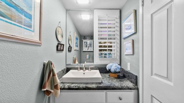 6854 MAPLE LEAF DR, Carlsbad, CA 92011
