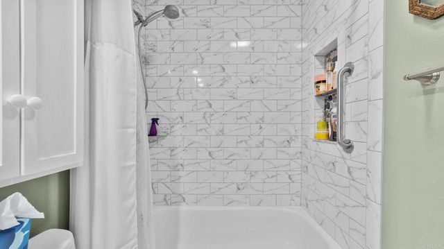 6854 MAPLE LEAF DR, Carlsbad, CA 92011