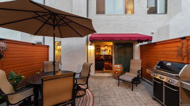 6854 MAPLE LEAF DR, Carlsbad, CA 92011