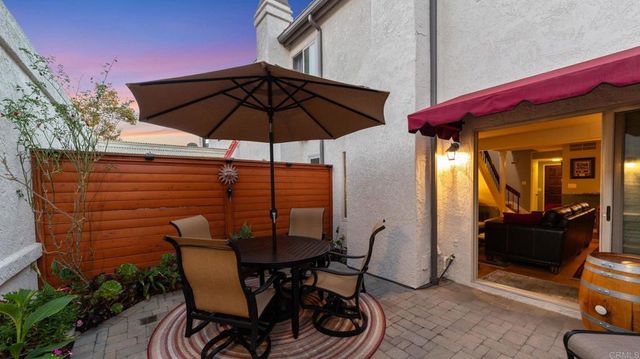 6854 MAPLE LEAF DR, Carlsbad, CA 92011