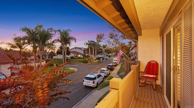 6854 MAPLE LEAF DR, Carlsbad, CA 92011