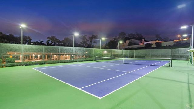 6854 MAPLE LEAF DR, Carlsbad, CA 92011