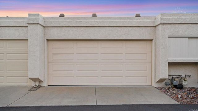 6854 MAPLE LEAF DR, Carlsbad, CA 92011