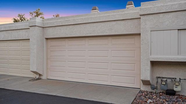 6854 MAPLE LEAF DR, Carlsbad, CA 92011