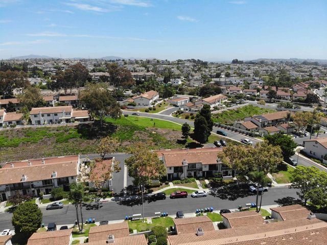 6854 MAPLE LEAF DR, Carlsbad, CA 92011