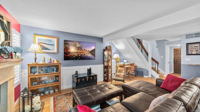 6854 MAPLE LEAF DR, Carlsbad, CA 92011