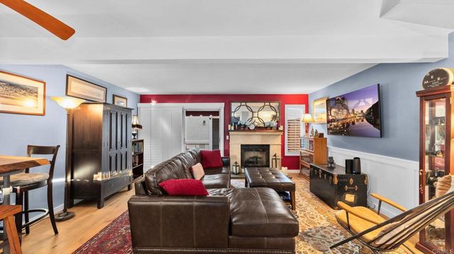 6854 MAPLE LEAF DR, Carlsbad, CA 92011
