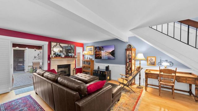 6854 MAPLE LEAF DR, Carlsbad, CA 92011