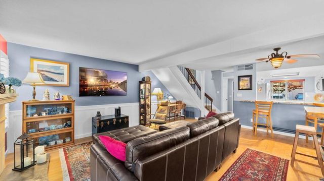 6854 MAPLE LEAF DR, Carlsbad, CA 92011