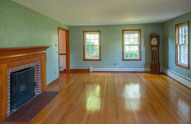 10 Dwight Street, Hatfield, MA 01038