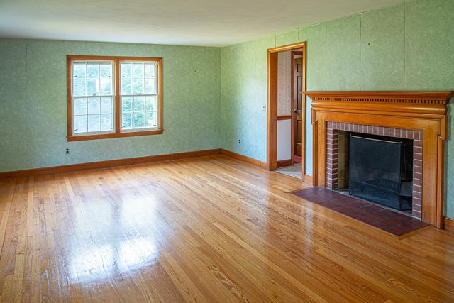 10 Dwight Street, Hatfield, MA 01038