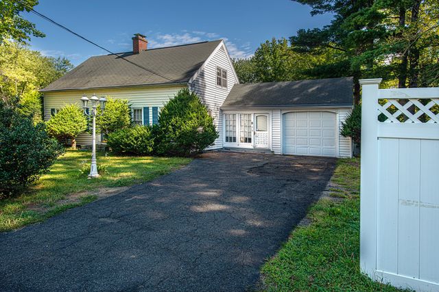 10 Dwight Street, Hatfield, MA 01038