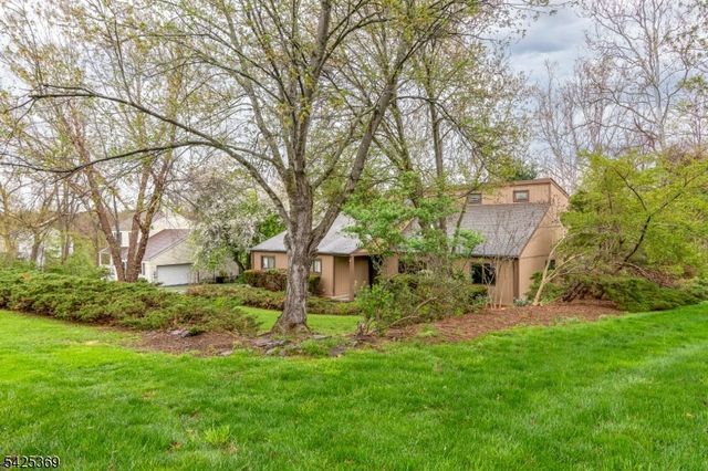 11 Fox Run Road, Glen Gardner Boro, NJ 08826