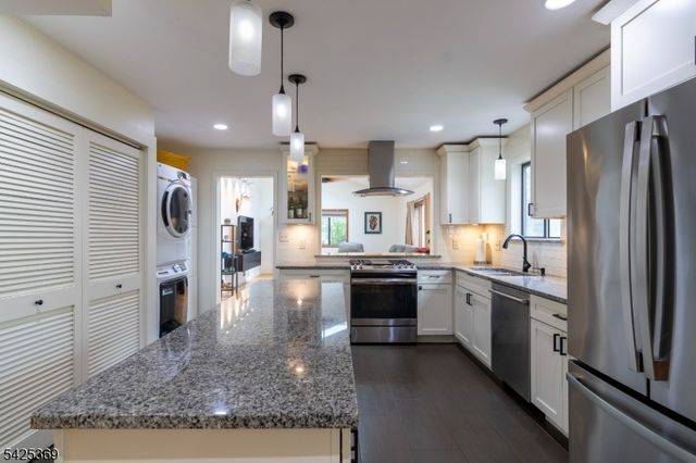 11 Fox Run Road, Glen Gardner Boro, NJ 08826