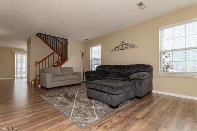 8697 Kingfisher Lane, Macedonia, OH 44056