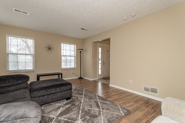 8697 Kingfisher Lane, Macedonia, OH 44056