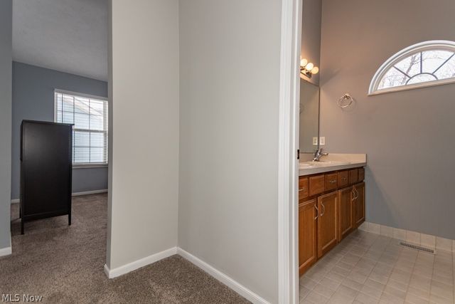 8697 Kingfisher Lane, Macedonia, OH 44056