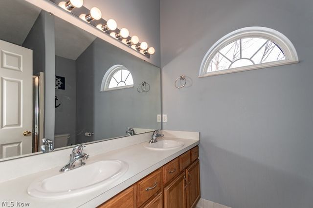 8697 Kingfisher Lane, Macedonia, OH 44056