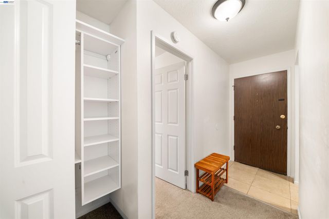 960 Shorepoint Court 214, Alameda, CA 94501