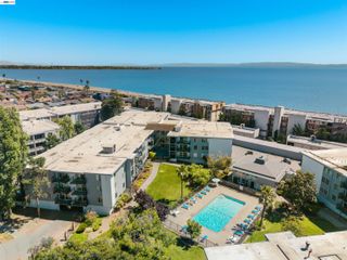 960 Shorepoint Court 214, Alameda, CA 94501