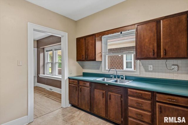2333 YALE Boulevard, Springfield, IL 62703