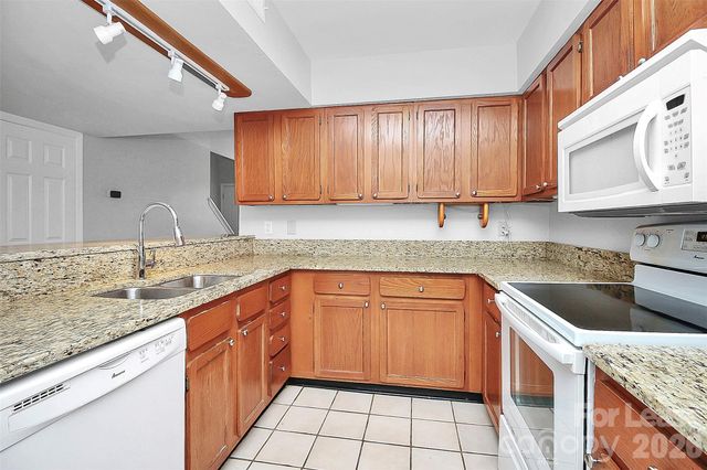 10913 Carmel Crossing Road, Charlotte, NC 28226