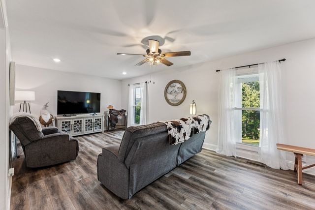 132 Hillwood Dr, Carthage, TN 37030