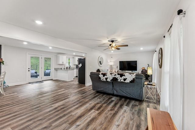 132 Hillwood Dr, Carthage, TN 37030