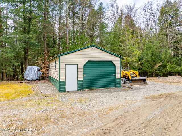 77 Davitt Lake Road, Poestenkill, NY 12018