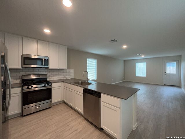 7611 Aston Cross, San Antonio, TX 78253