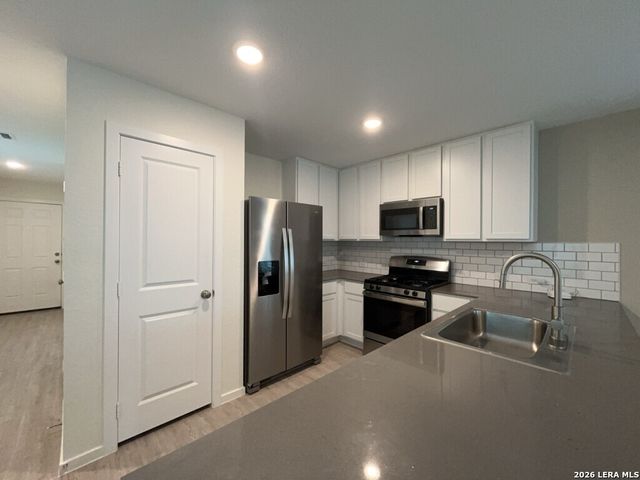 7611 Aston Cross, San Antonio, TX 78253