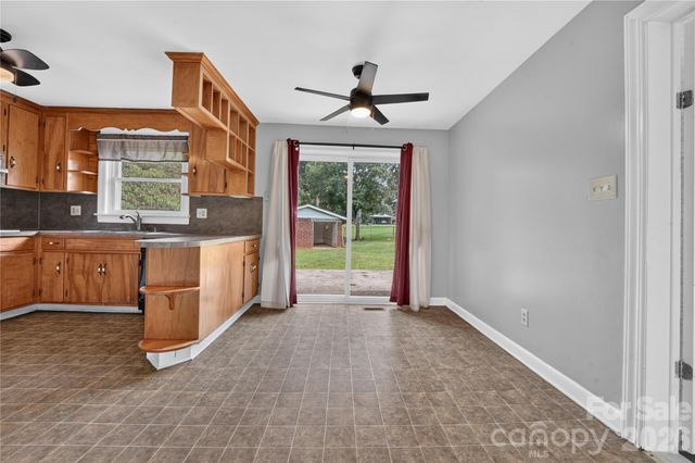 1717 Emmanuel Church Road, Conover, NC 28613