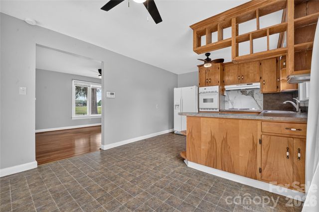 1717 Emmanuel Church Road, Conover, NC 28613