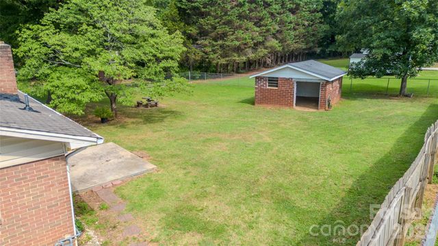 1717 Emmanuel Church Road, Conover, NC 28613