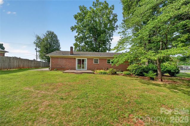 1717 Emmanuel Church Road, Conover, NC 28613