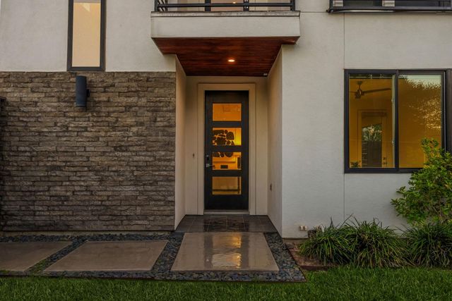 7327 Shadyvilla Pointe Drive, Houston, TX 77055