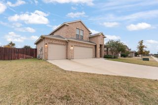 411 Skipper Lane, Azle, TX 76020