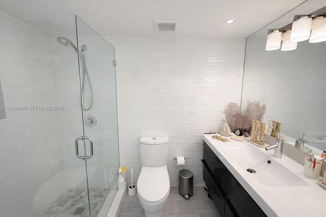 5900 Collins Ave 1405, Miami Beach, FL 33140