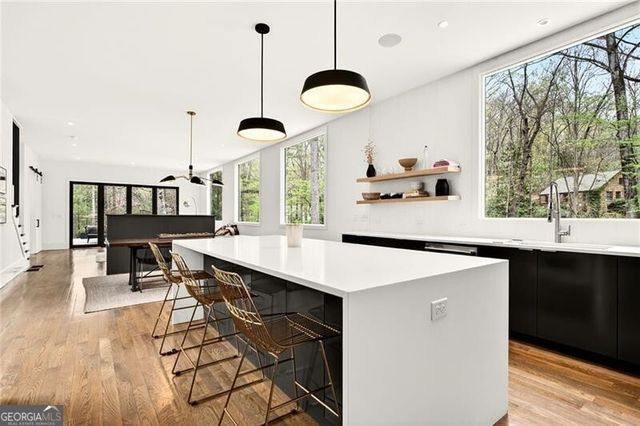 585 Mountain Way NE, Atlanta, GA 30342