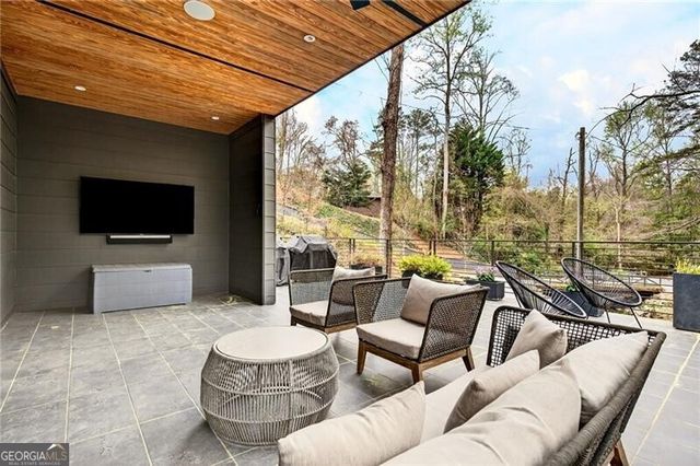 585 Mountain Way NE, Atlanta, GA 30342
