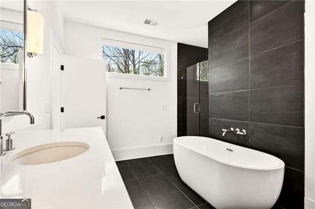 585 Mountain Way NE, Atlanta, GA 30342
