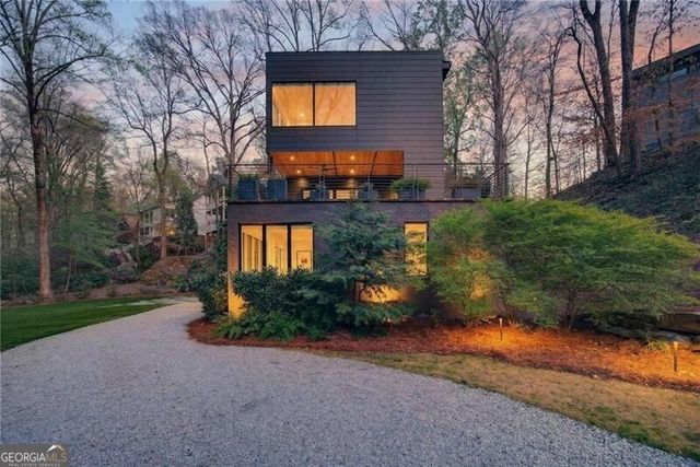 585 Mountain Way NE, Atlanta, GA 30342