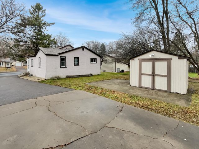 2022 English Street, Maplewood, MN 55109