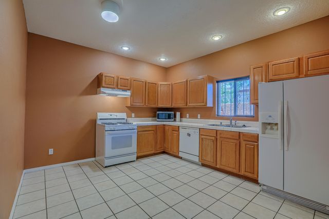 1909 Girard Boulevard NE, Albuquerque, NM 87106